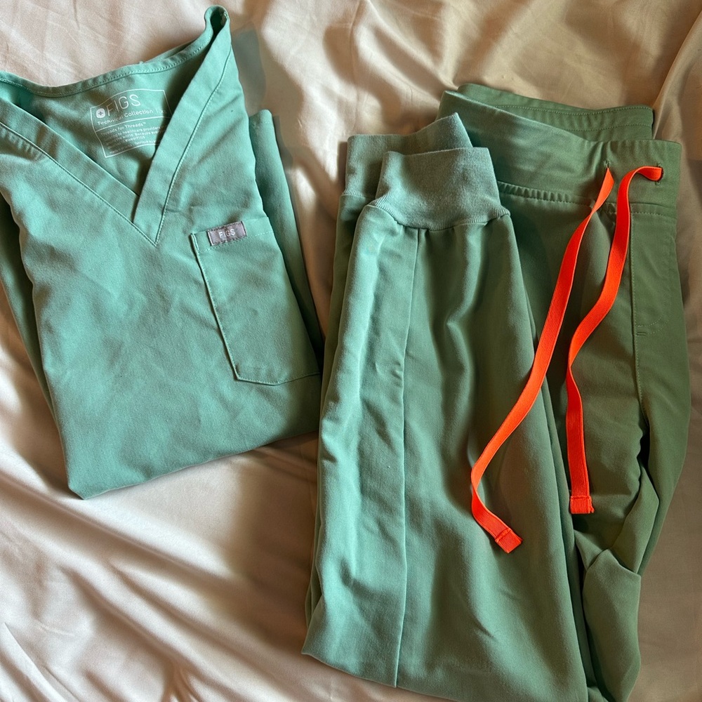 FIGs Scrub Top